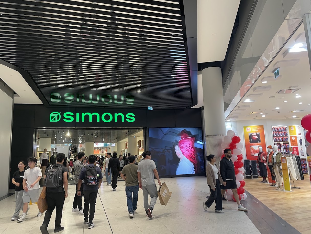Simons marks grand opening at Toronto's Eaton Centre